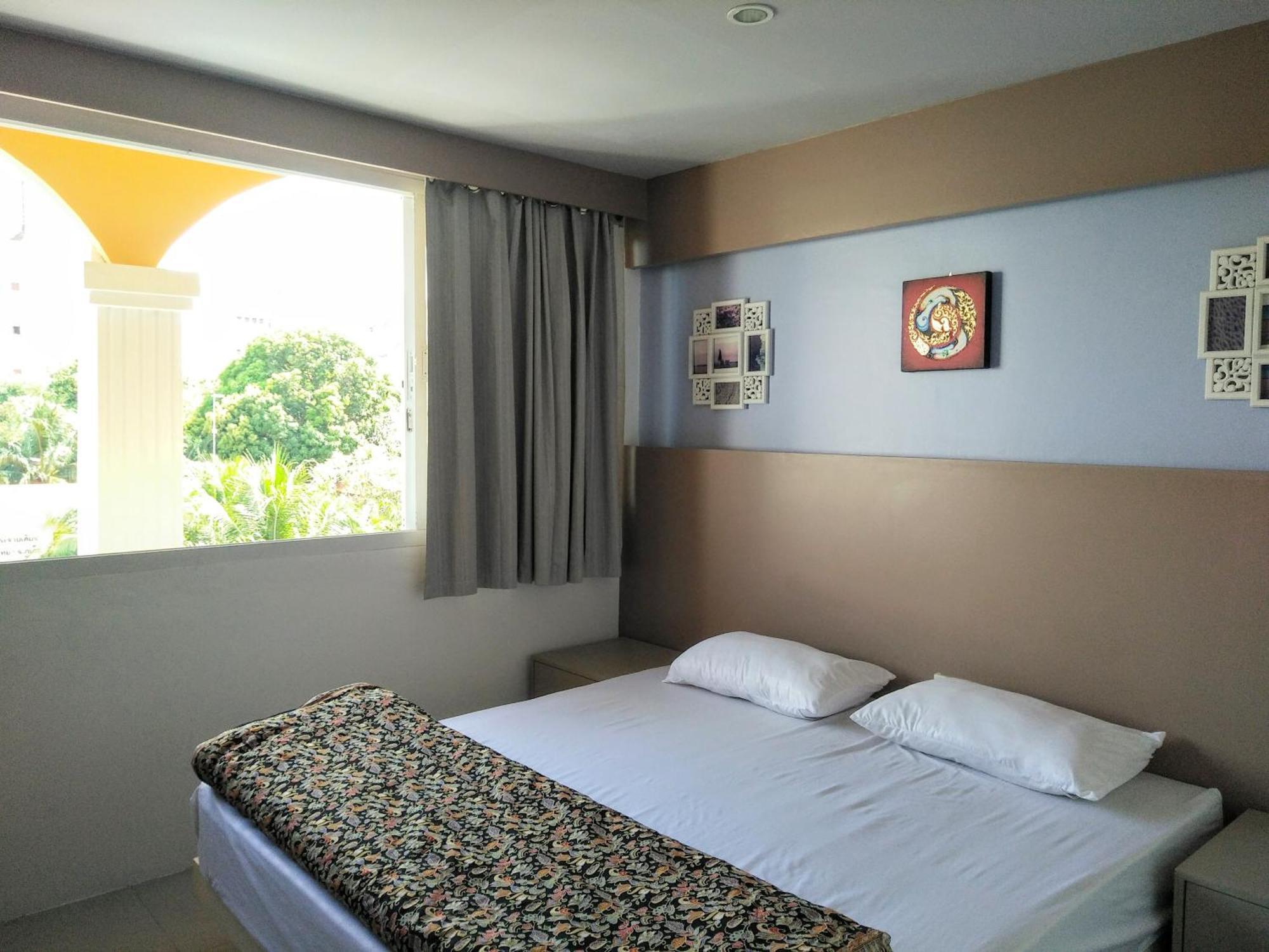 Готель In Phuket House Екстер'єр фото