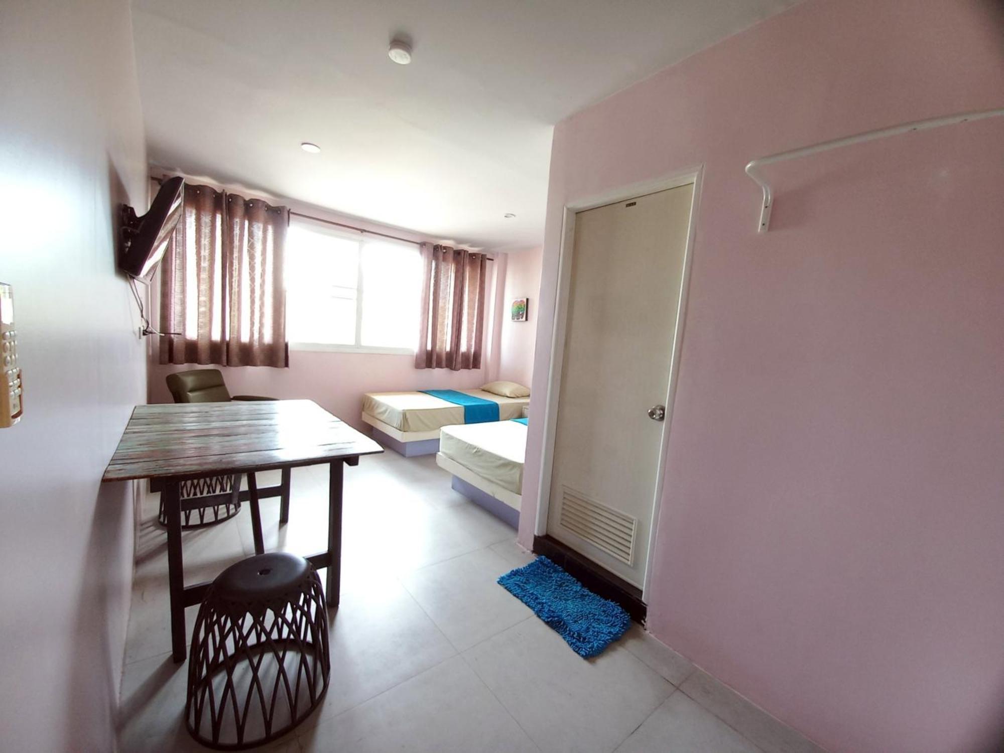 Готель In Phuket House Екстер'єр фото