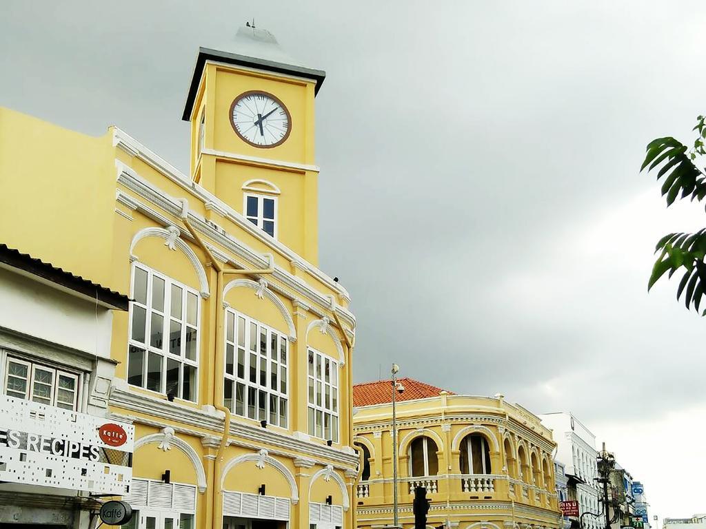 Готель In Phuket House Екстер'єр фото