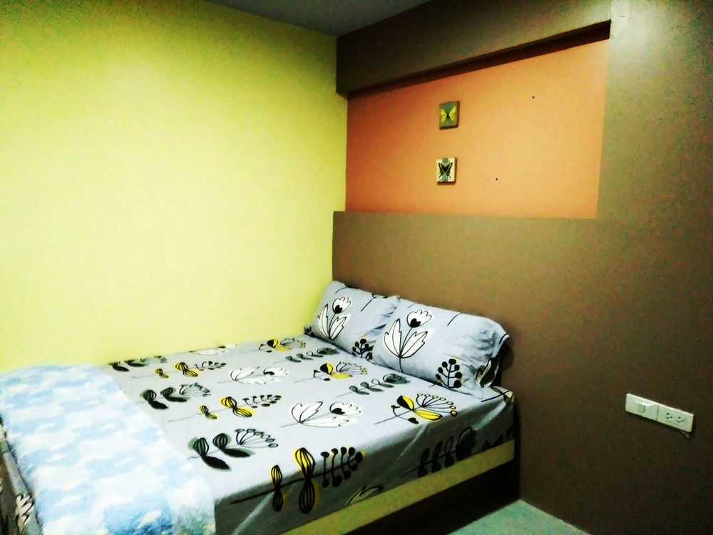 Готель In Phuket House Екстер'єр фото