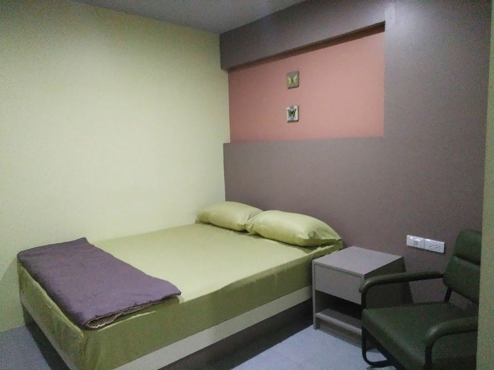 Готель In Phuket House Екстер'єр фото