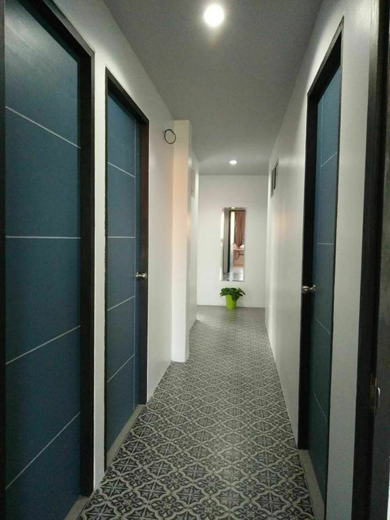 Готель In Phuket House Екстер'єр фото