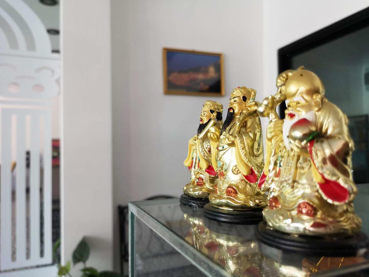 Готель In Phuket House Екстер'єр фото